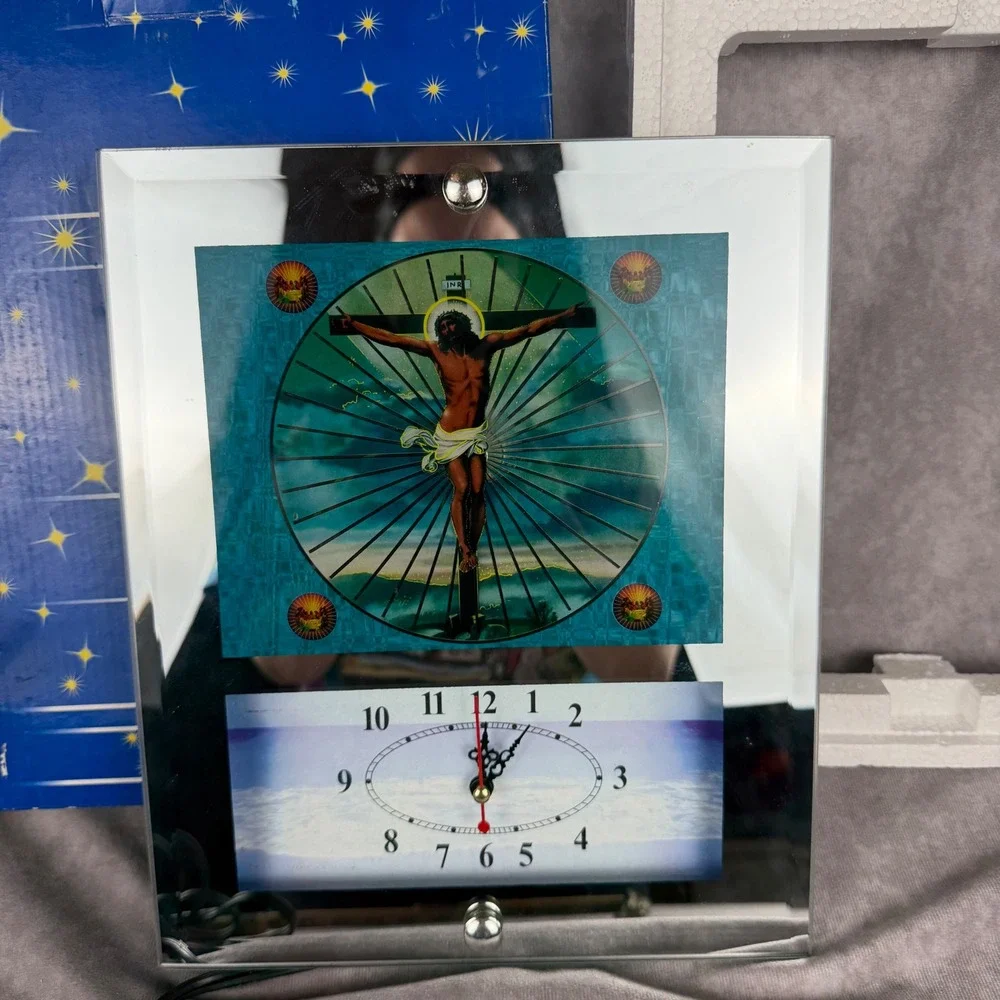 Vtg Jesus Crucifixion Psychedelic Animated Motion Light Up Mirror Wall Clock NIB